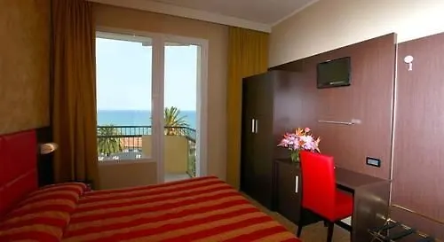 Hotell Piccolo 3*